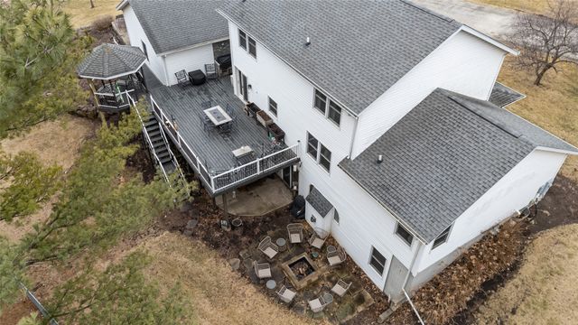 708 S Veverka Drive, Prairie City, IA 50228