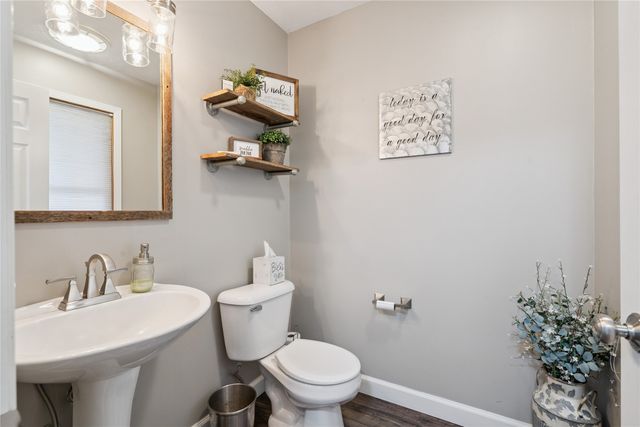 708 S Veverka Drive, Prairie City, IA 50228