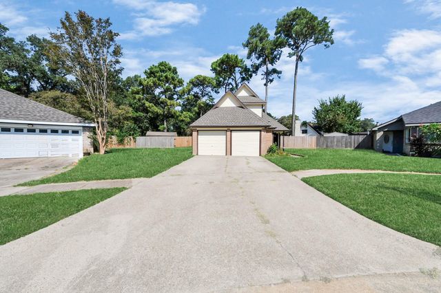 343 Brompton Court, Highlands, TX 77562