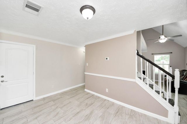 343 Brompton Court, Highlands, TX 77562