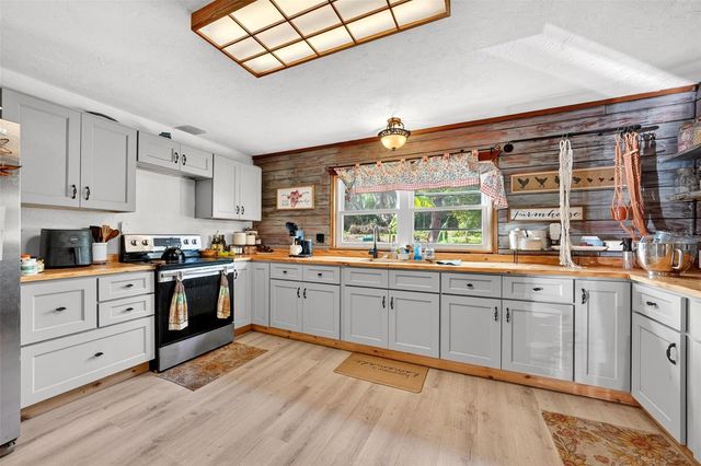 150 CATALINA DRIVE, Debary, FL 32713