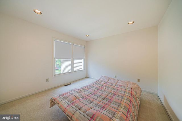 182 PINECREST LN, Lansdale, PA 19446