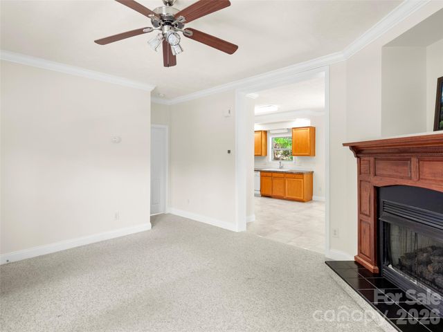 1 Hedgerose Court B, Asheville, NC 28805