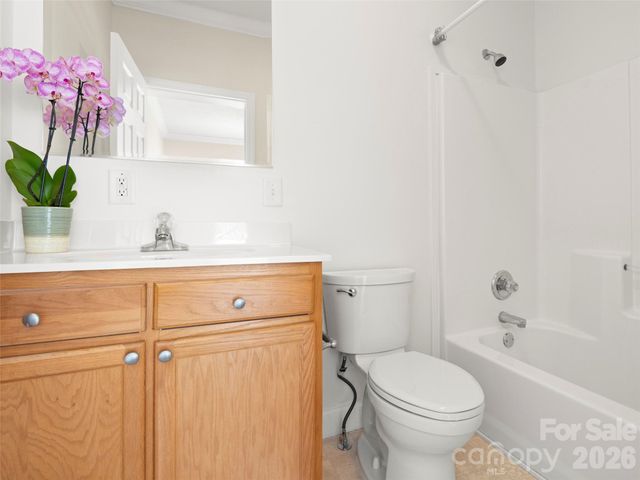 1 Hedgerose Court B, Asheville, NC 28805