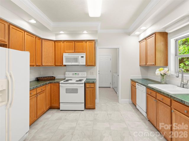 1 Hedgerose Court B, Asheville, NC 28805