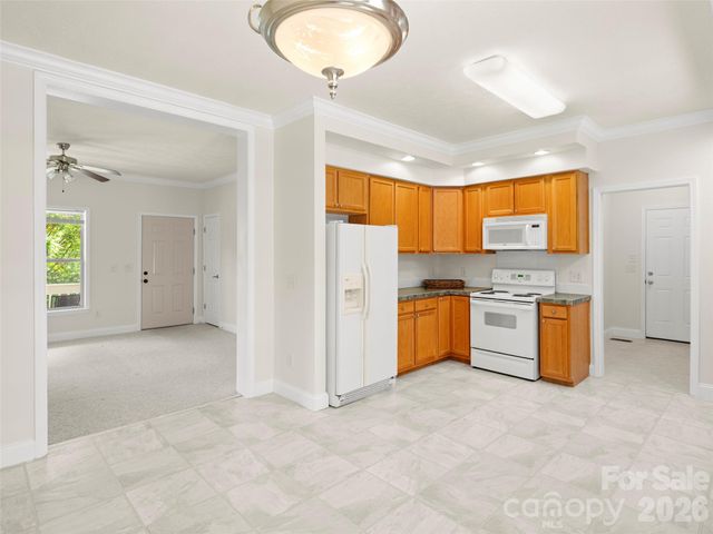 1 Hedgerose Court B, Asheville, NC 28805