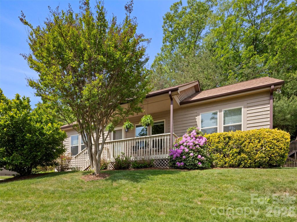 1 Hedgerose Court B, Asheville, NC 28805