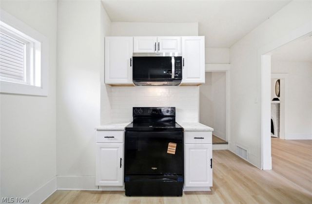 9203 Columbia Avenue, Cleveland, OH 44108