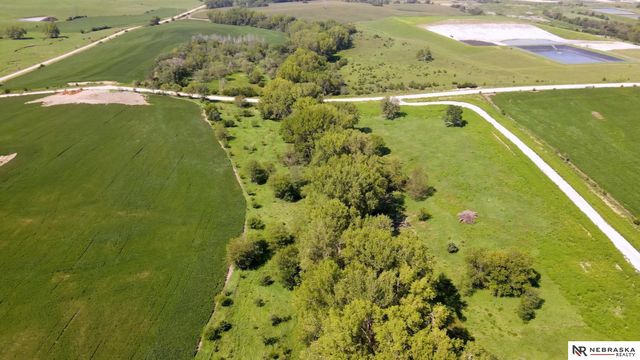 5405 W Pella Road, Hallam, NE 68368