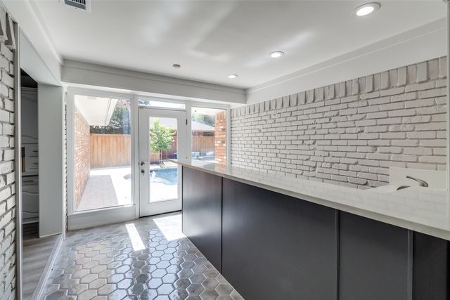 9406 Arborhill Drive, Dallas, TX 75243