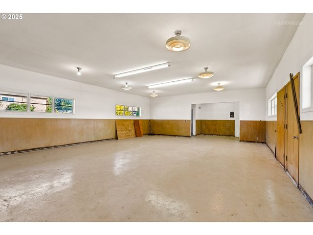 38091 SUNSET St, Sandy, OR 97055