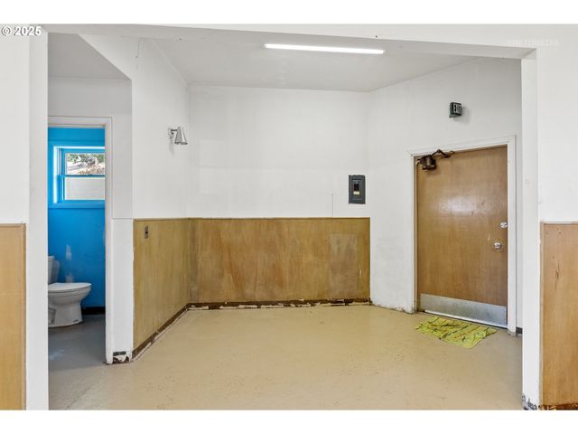 38091 SUNSET St, Sandy, OR 97055