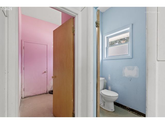 38091 SUNSET St, Sandy, OR 97055