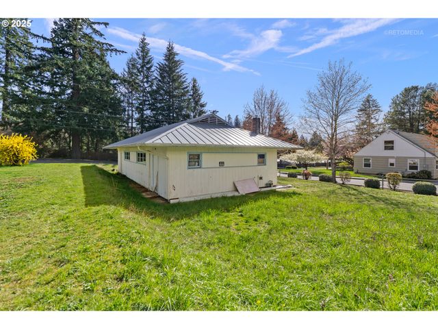 38091 SUNSET St, Sandy, OR 97055