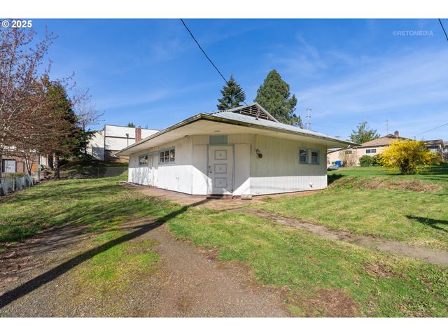 38091 SUNSET St, Sandy, OR 97055