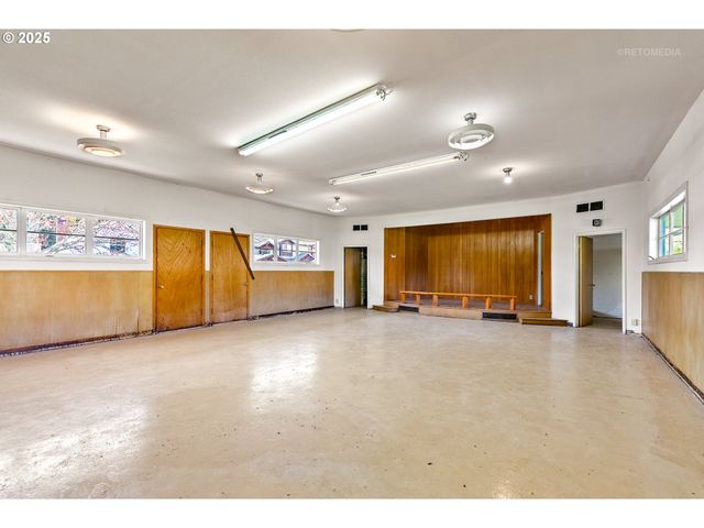 38091 SUNSET St, Sandy, OR 97055