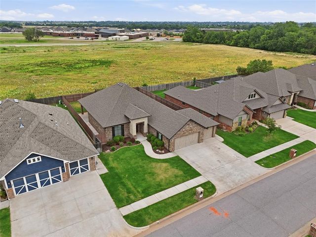 4520 McCann Avenue, Mustang, OK 73064