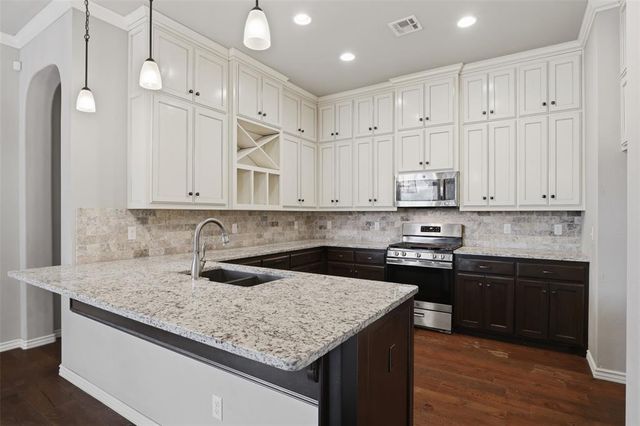 4520 McCann Avenue, Mustang, OK 73064