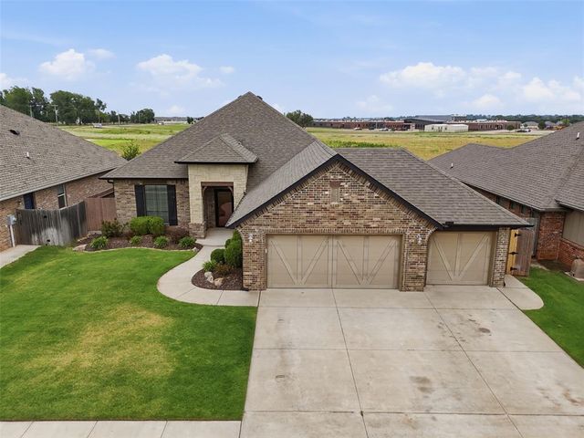 4520 McCann Avenue, Mustang, OK 73064