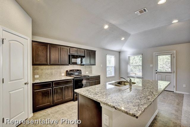 21607 Surrey LN, Lago Vista, TX 78645