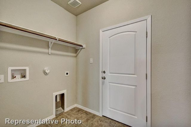 21607 Surrey LN, Lago Vista, TX 78645