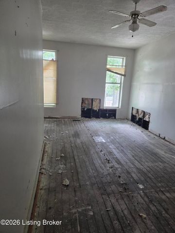 2400 Griffiths Ave, Louisville, KY 40212