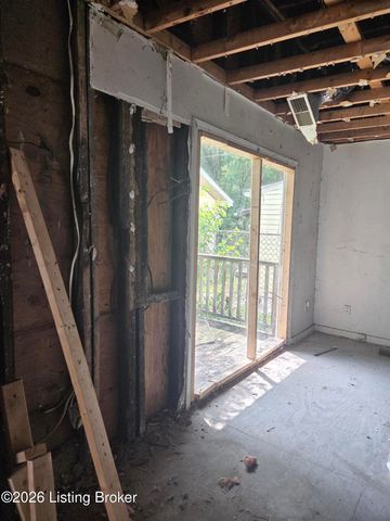 2400 Griffiths Ave, Louisville, KY 40212