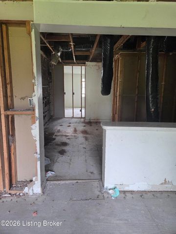 2400 Griffiths Ave, Louisville, KY 40212