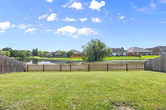8967 Lake Mist Ave, Baton Rouge, LA 70810