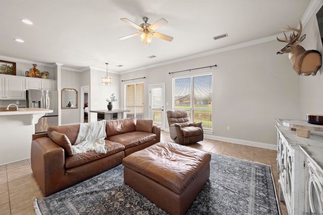 8967 Lake Mist Ave, Baton Rouge, LA 70810