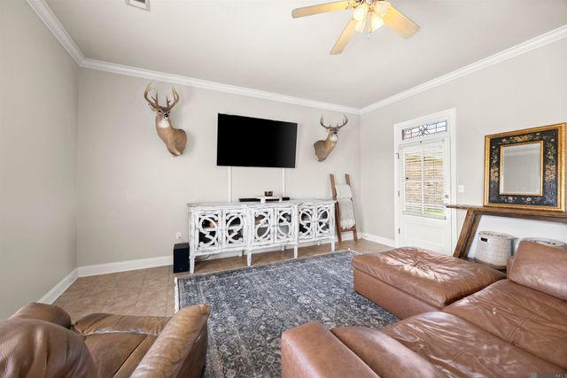 8967 Lake Mist Ave, Baton Rouge, LA 70810