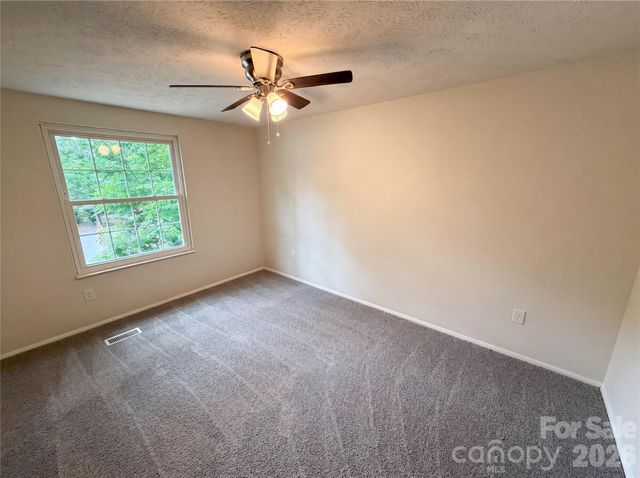 7827 Mallen Drive, Charlotte, NC 28212