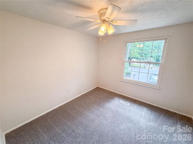 7827 Mallen Drive, Charlotte, NC 28212