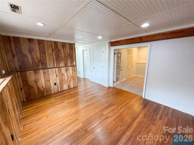 7827 Mallen Drive, Charlotte, NC 28212