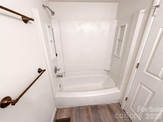 7827 Mallen Drive, Charlotte, NC 28212