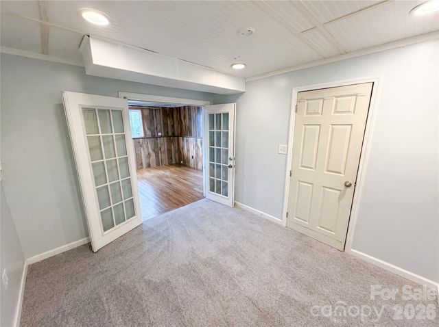7827 Mallen Drive, Charlotte, NC 28212