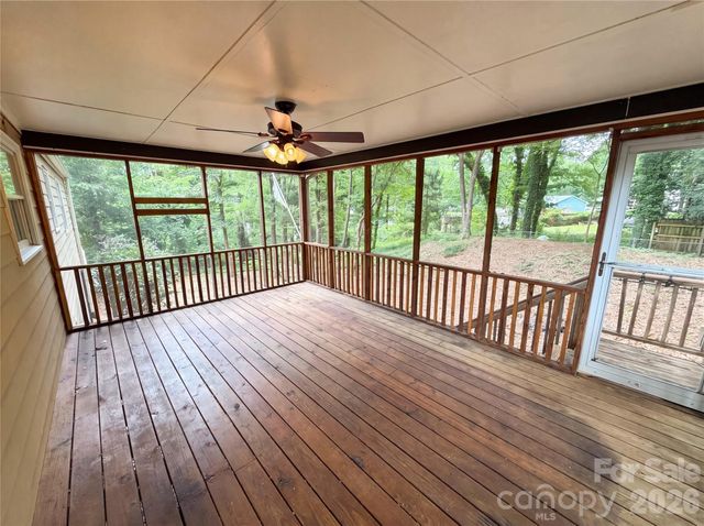 7827 Mallen Drive, Charlotte, NC 28212