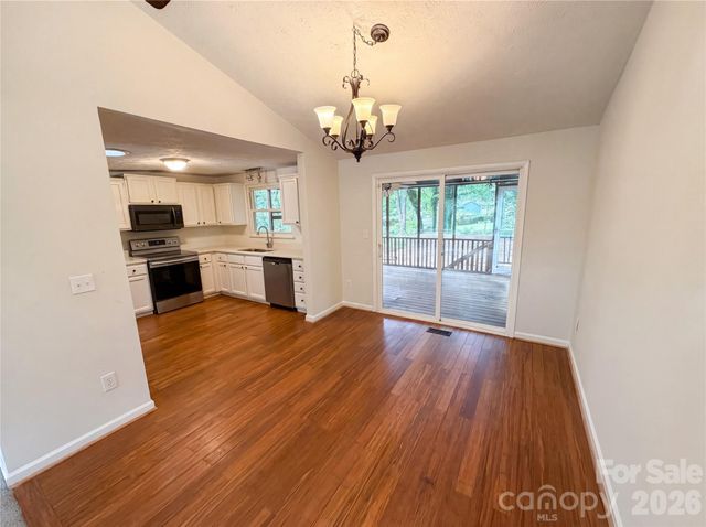 7827 Mallen Drive, Charlotte, NC 28212