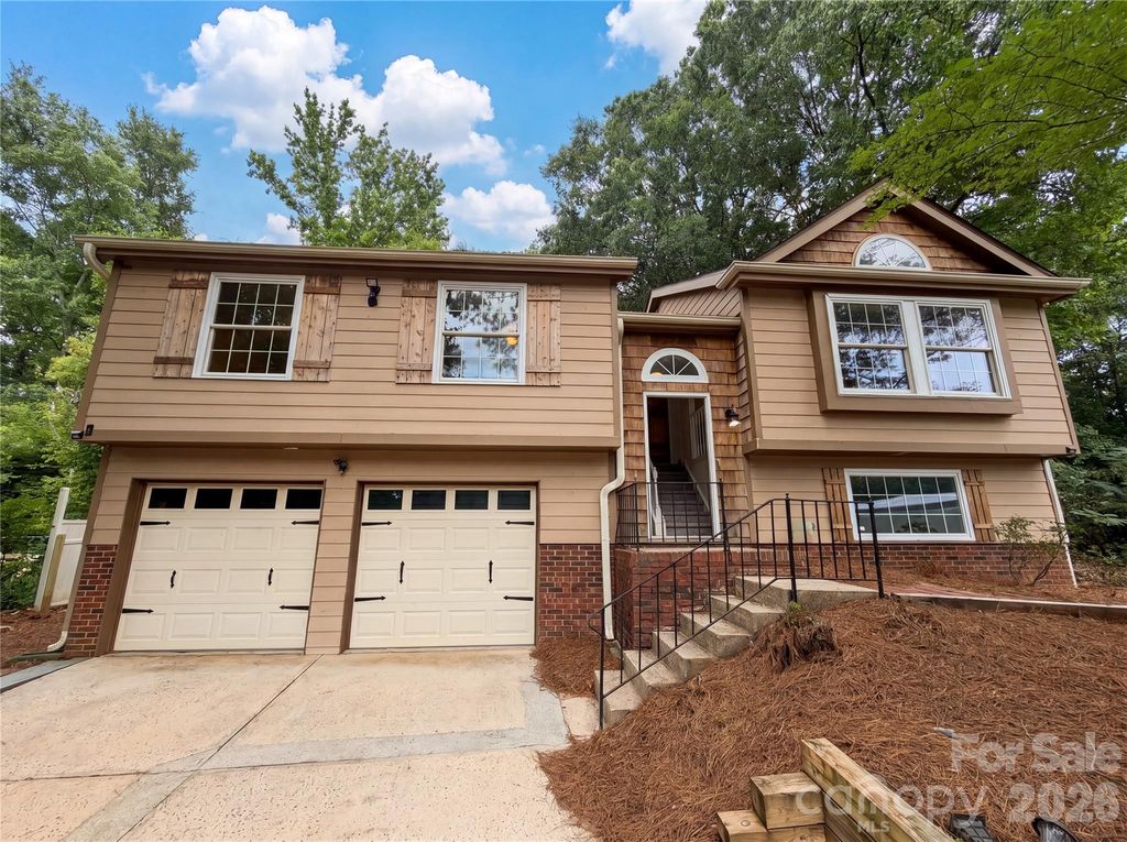 7827 Mallen Drive, Charlotte, NC 28212