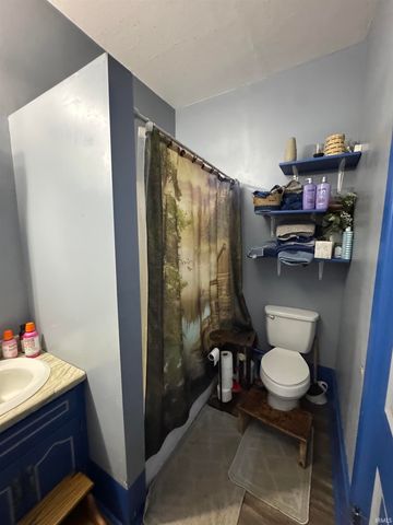 721 E 100 S, Huntington, IN 46750