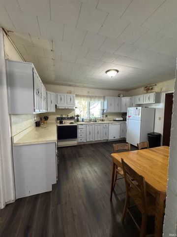 721 E 100 S, Huntington, IN 46750