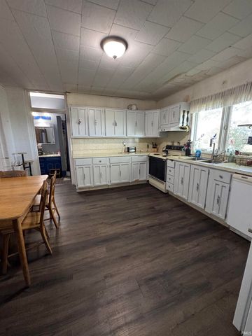 721 E 100 S, Huntington, IN 46750