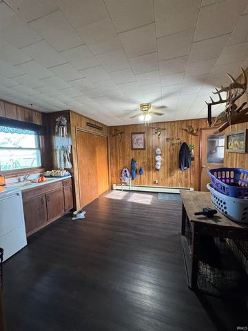 721 E 100 S, Huntington, IN 46750