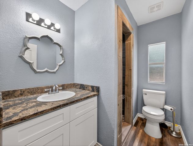 565 Qappuella Dr, Canyon Lake, TX 78133