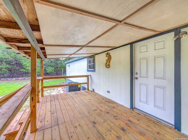 565 Qappuella Dr, Canyon Lake, TX 78133