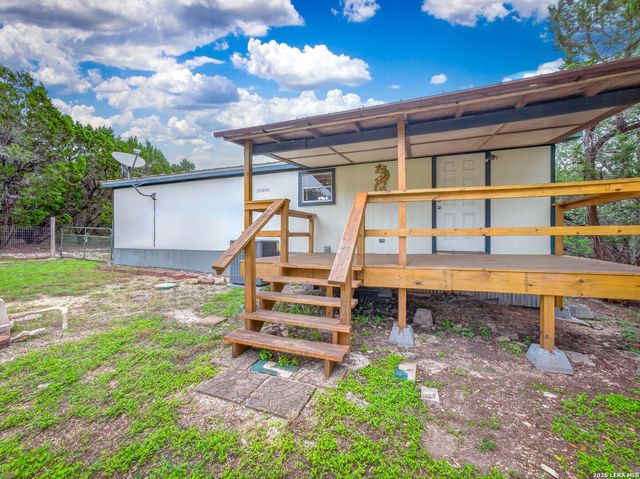 565 Qappuella Dr, Canyon Lake, TX 78133