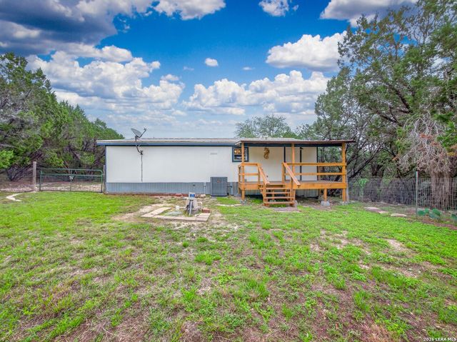 565 Qappuella Dr, Canyon Lake, TX 78133