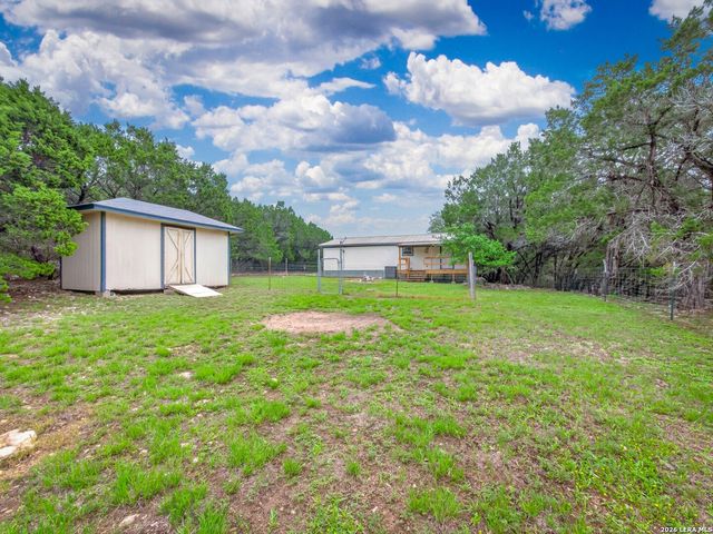 565 Qappuella Dr, Canyon Lake, TX 78133