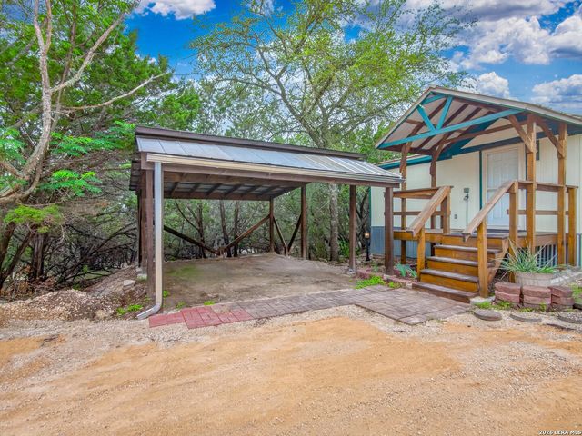 565 Qappuella Dr, Canyon Lake, TX 78133