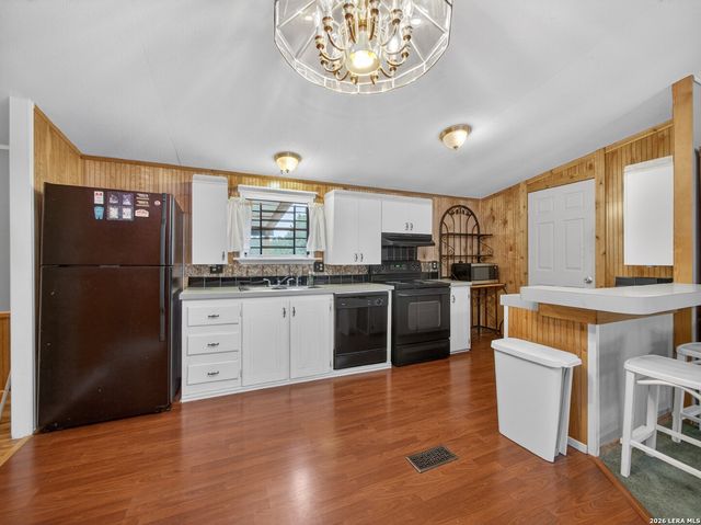 565 Qappuella Dr, Canyon Lake, TX 78133